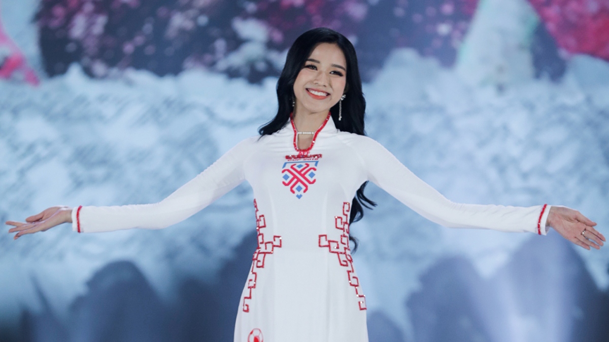 Beauty queens shine in Ao Dai at Miss Vietnam 2020 finale
